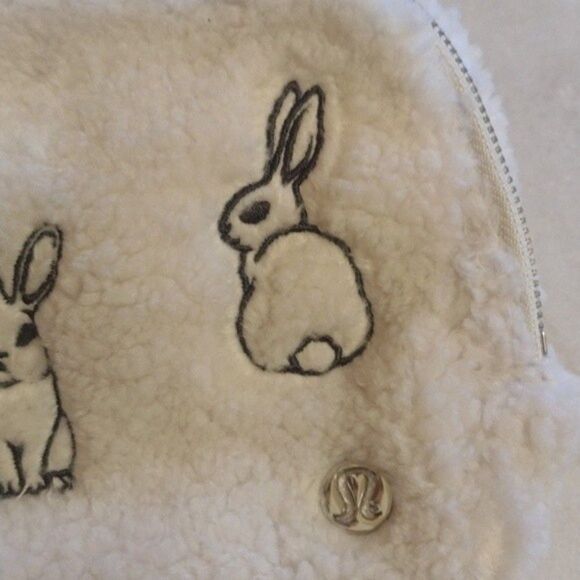 Rare Lululemon Year of the Rabbit Belt Bag Fleece Limited Edition Hard to Find - Picture 5 of 11